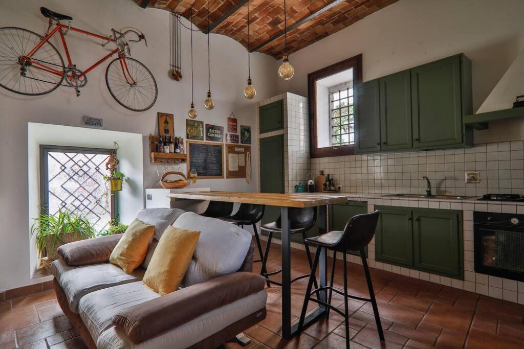 La Casa Nella Torre - Apartment ปอนตาสซิเอเว ภายนอก รูปภาพ